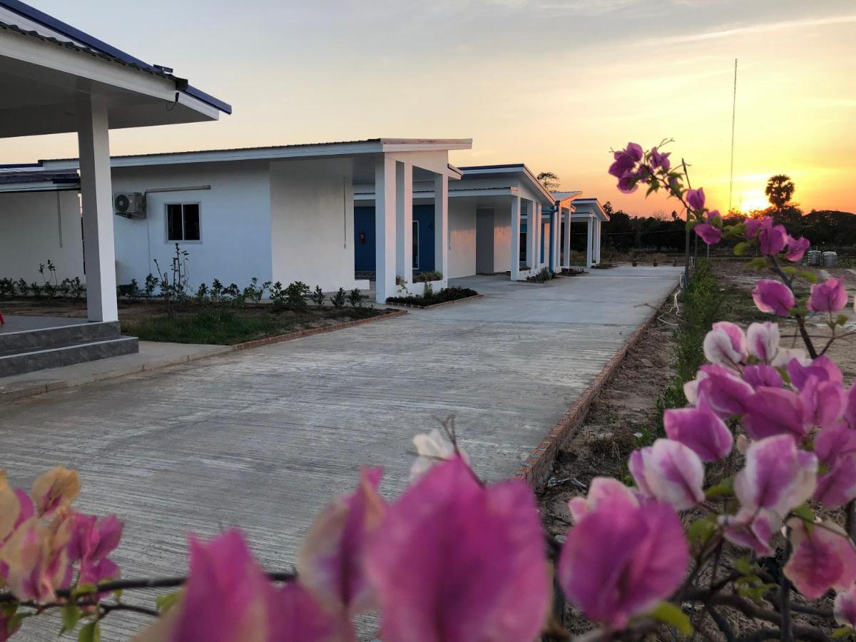 Siri Resort Maha Sarakham Extérieur photo